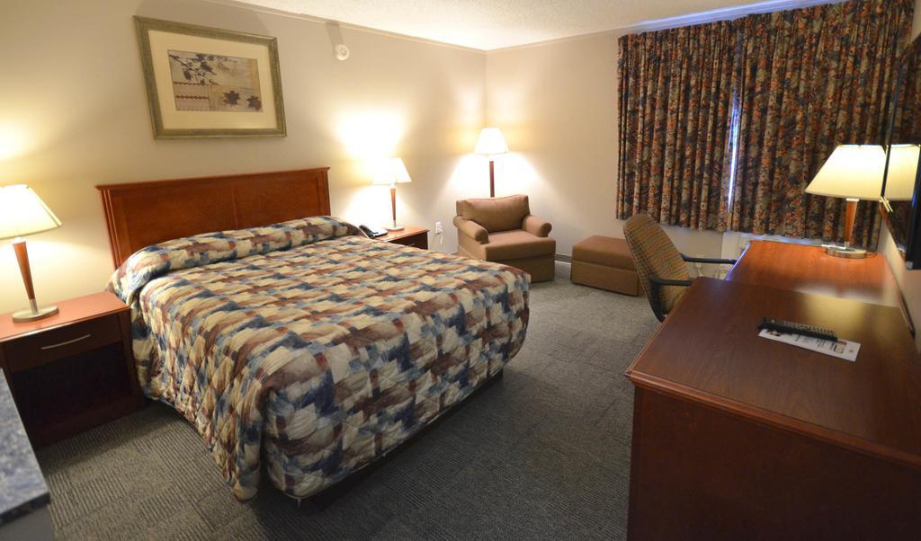 Travelodge Hanna Canada Grey Buitenkant foto